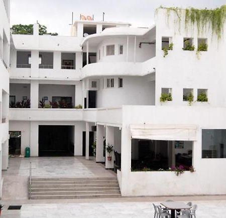 Alka Hotel Udaipur Exteriör bild